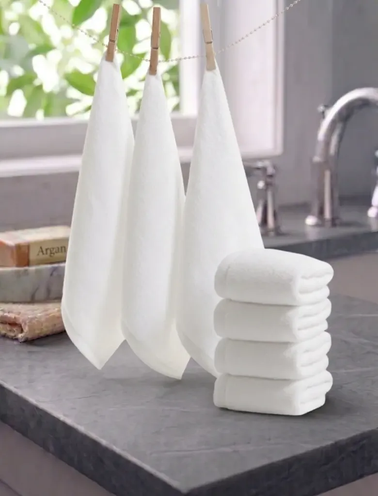 Borderless Face Towel – 100% Cotton, 600 GSM, Soft and Highly Absorbent