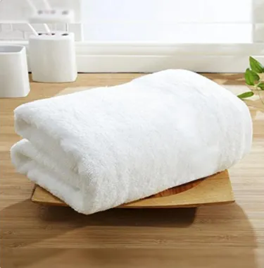 White Borderless Bath Towels – 100% Cotton, 600 GSM, Luxuriously Soft and Highly Absorbent